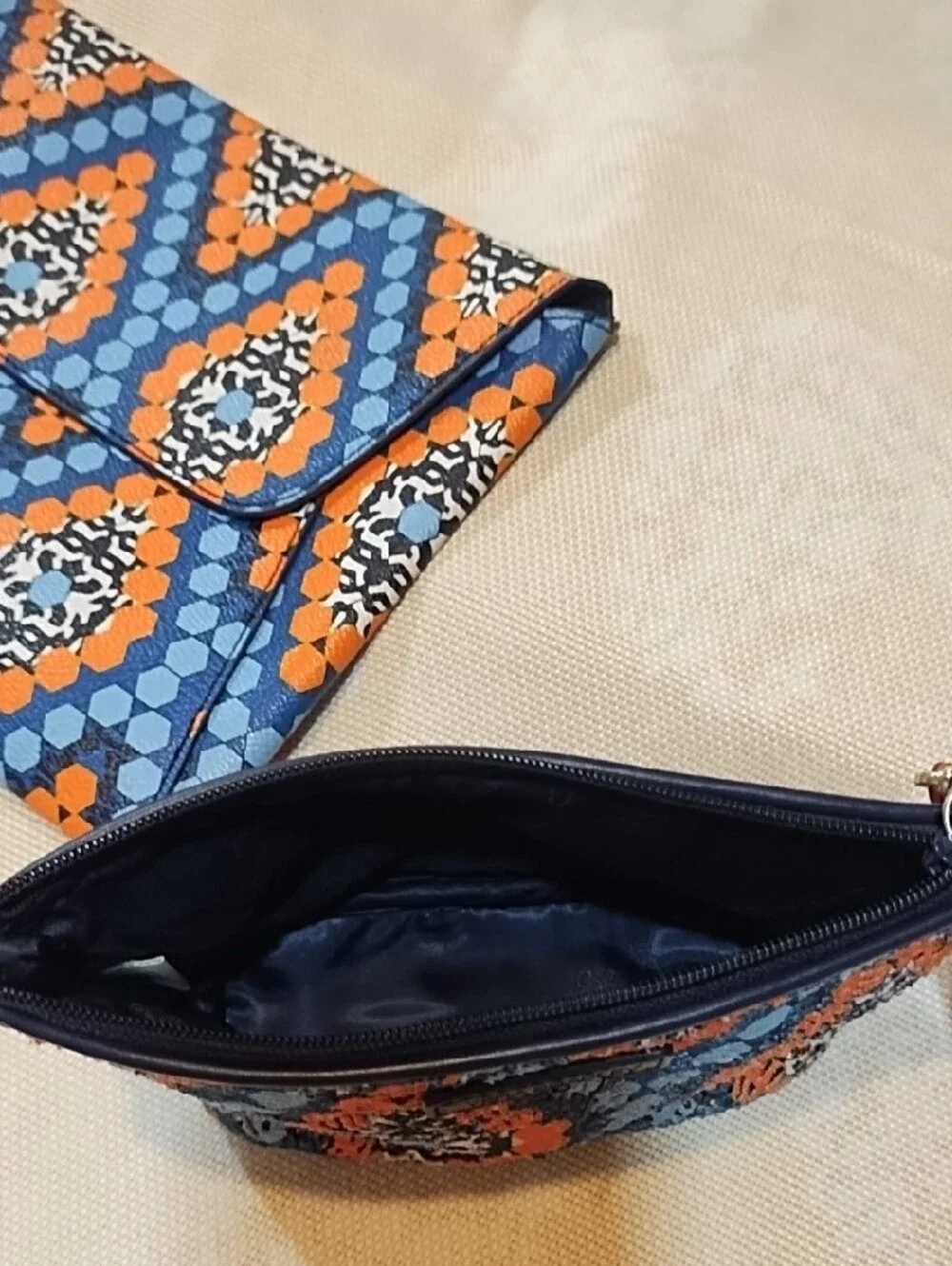 Vera Bradley Blue and Orange Geometric 3 Piece Wristlet Set VGC.